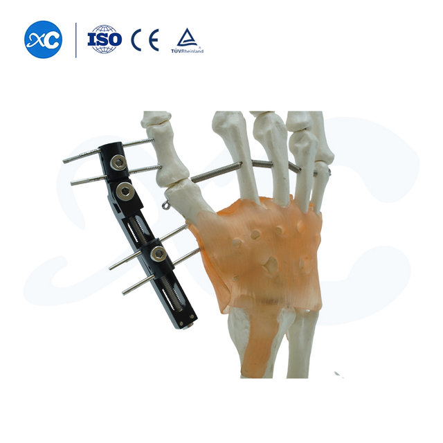 Мини-фиксатор трекового типа с горизонтальной осью